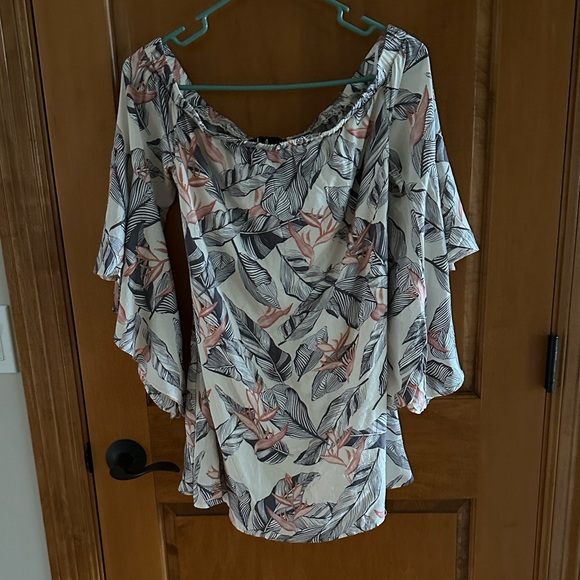 Lulu's Floral off Shoulder Ruffle Sleeve Dress Medium - Picture 3 of 11